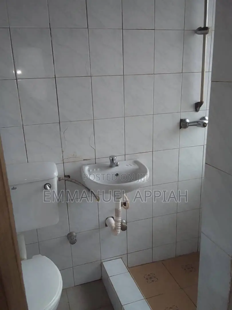 1bdrm Apartment in Ablekuma Curve for rent