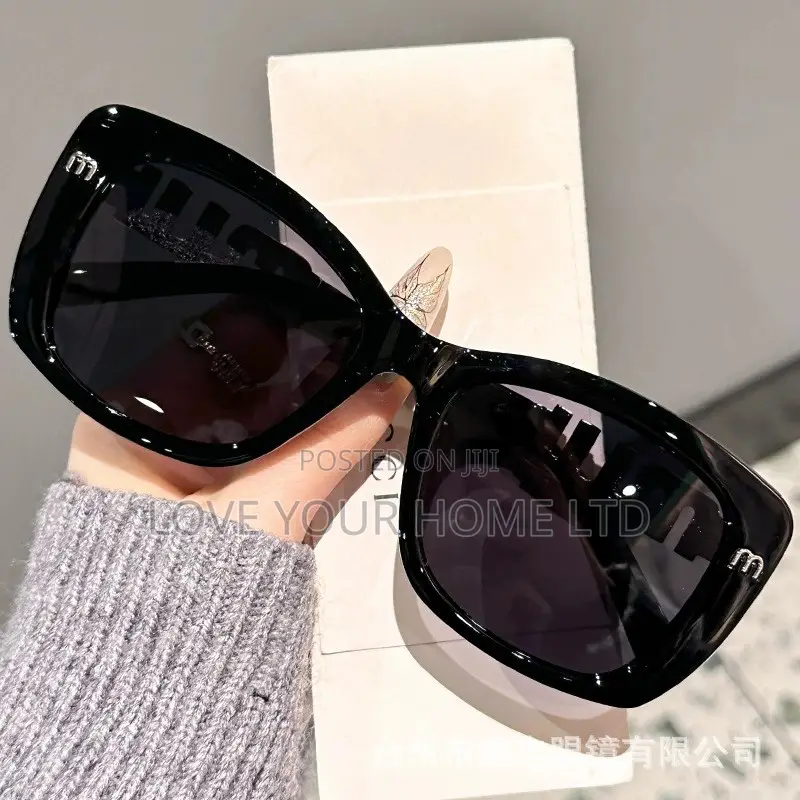 Fashion Women's Oversized Square Sunglasses UV400
