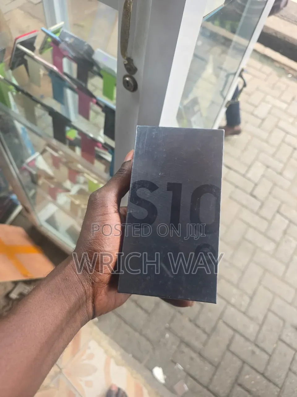 New Samsung Galaxy S10e 128 GB Black