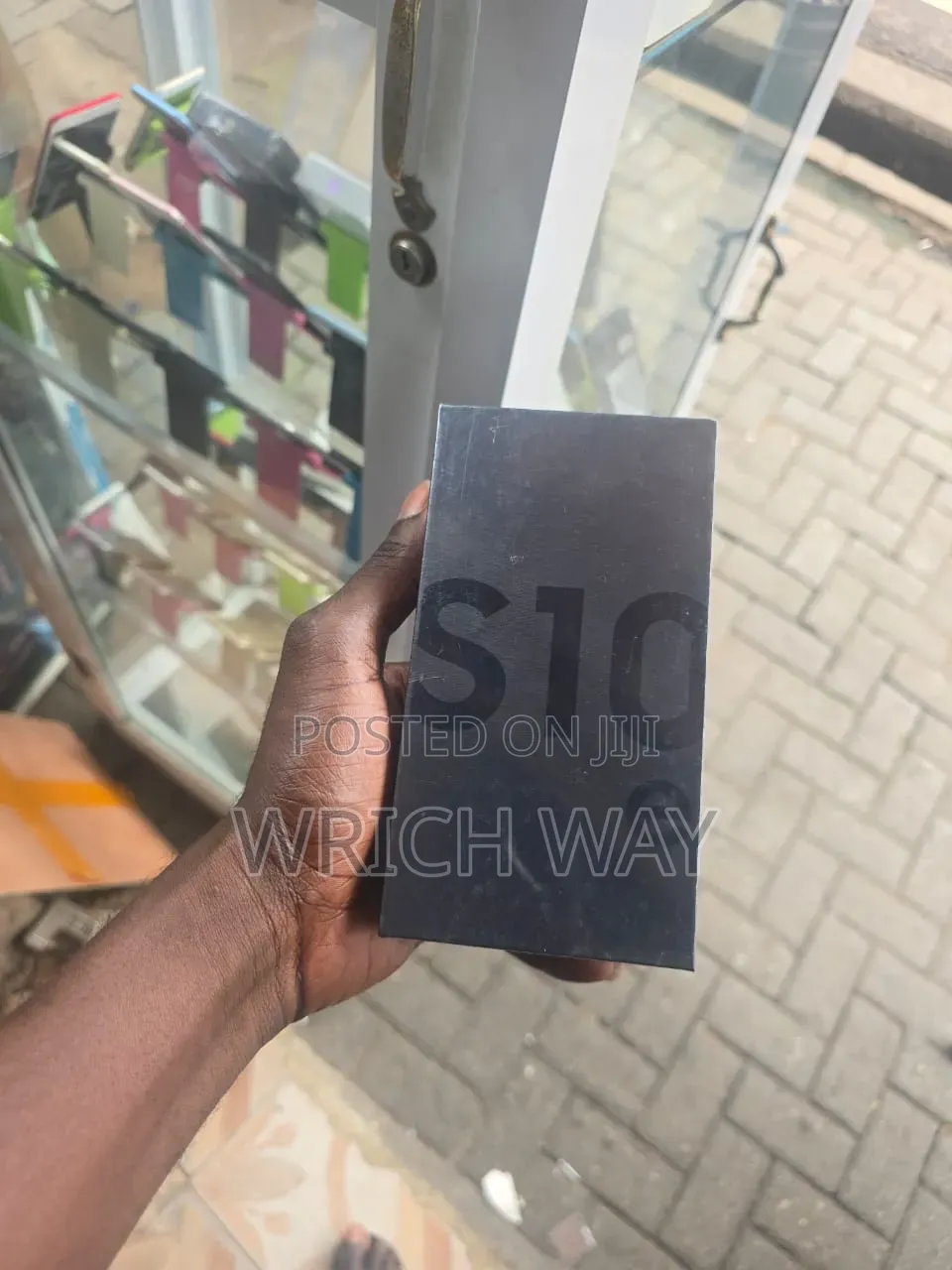 New Samsung Galaxy S10e 128 GB Black