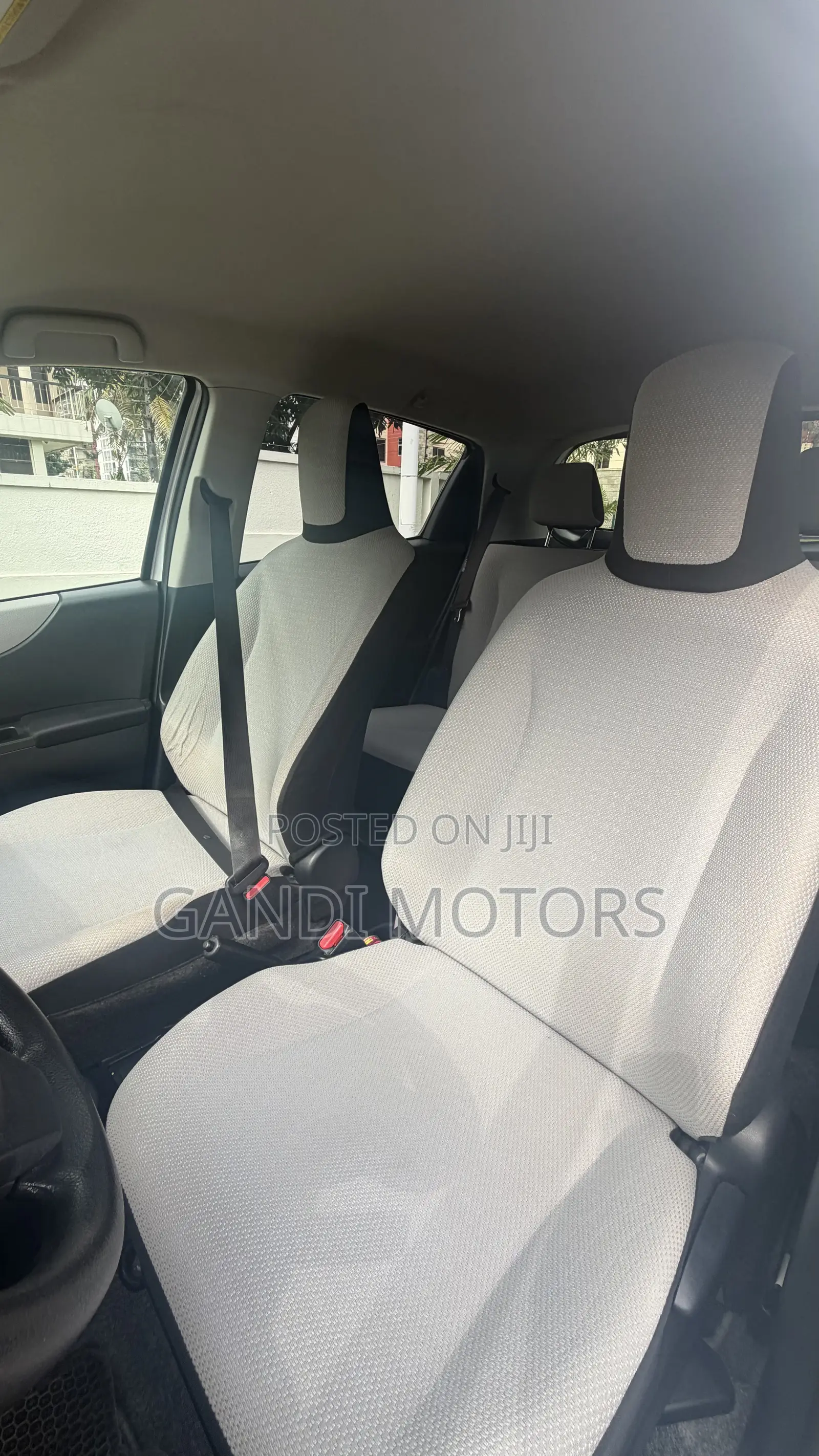 Toyota Vitz 1.0 FWD 5dr 2013 Gray