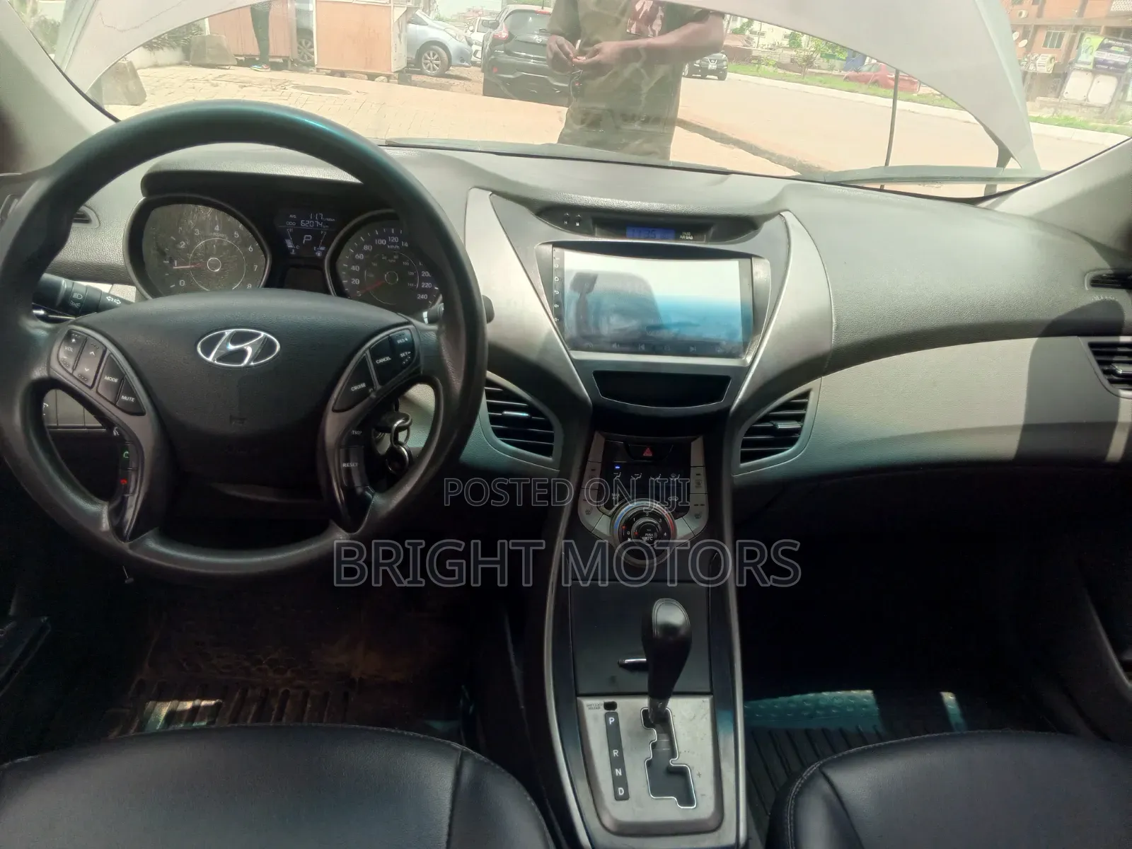 Hyundai Elantra 2012 Brown