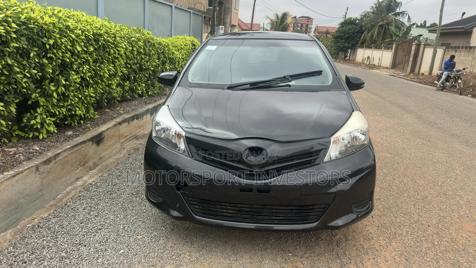 Toyota Vitz 1.5 FWD 5dr 2012 Black