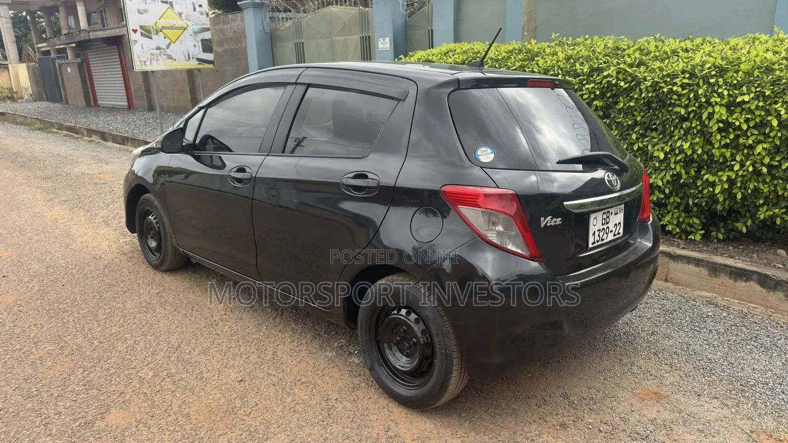 Toyota Vitz 1.5 FWD 5dr 2012 Black
