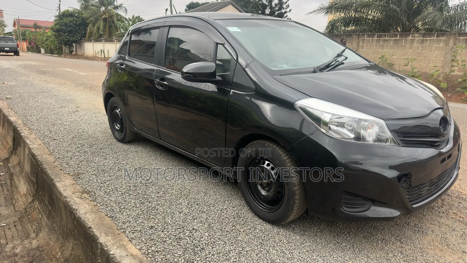 Toyota Vitz 1.5 FWD 5dr 2012 Black