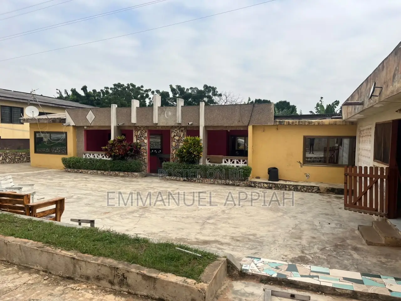 6bdrm House in Gbawe for sale