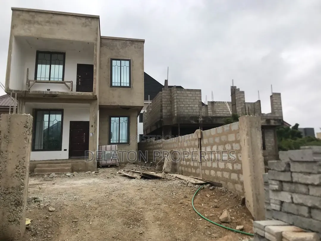 4bdrm House in Sakumono for sale