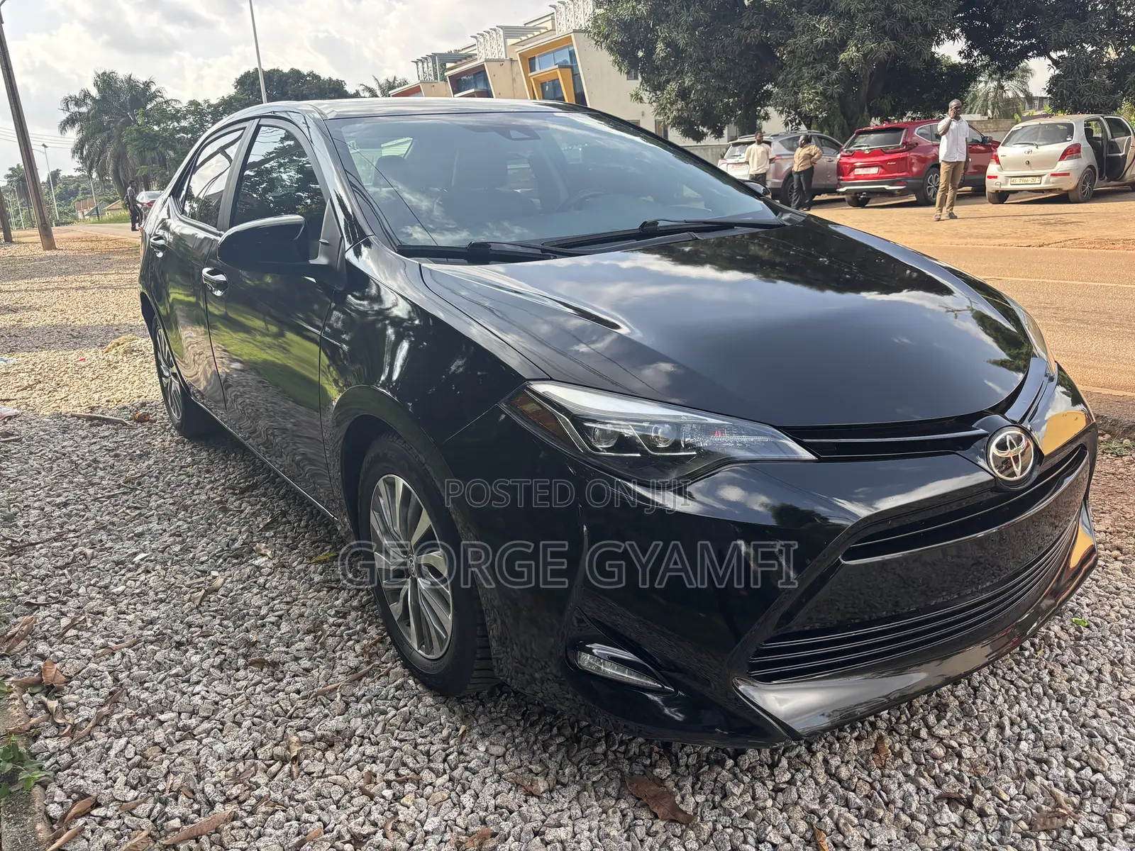 Toyota Corolla XLE (1.8L 4cyl 2A) 2019 Black