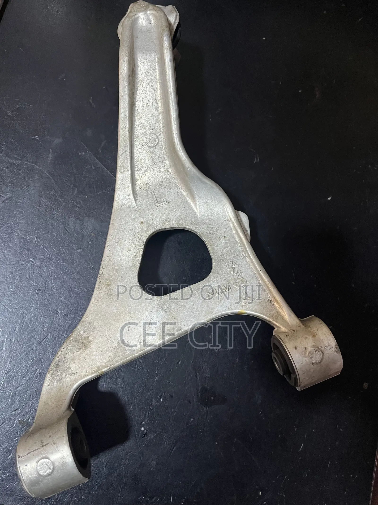 Mitsubishi Outlander 2022-2025 Back Upper Arm