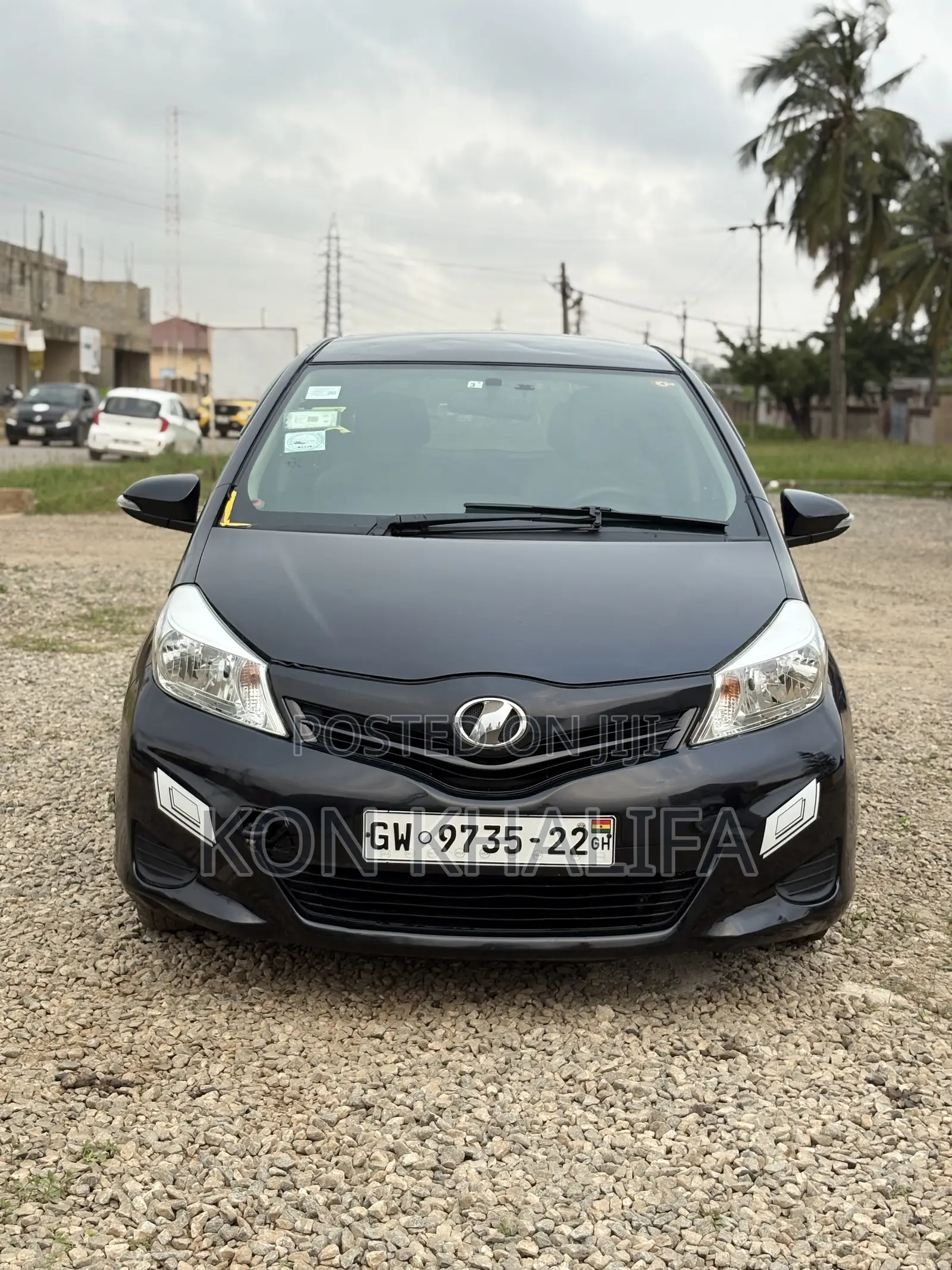 Toyota Vitz 1.3 FWD 5dr 2012 Black