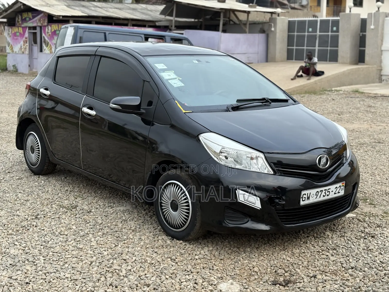 Toyota Vitz 1.3 FWD 5dr 2012 Black