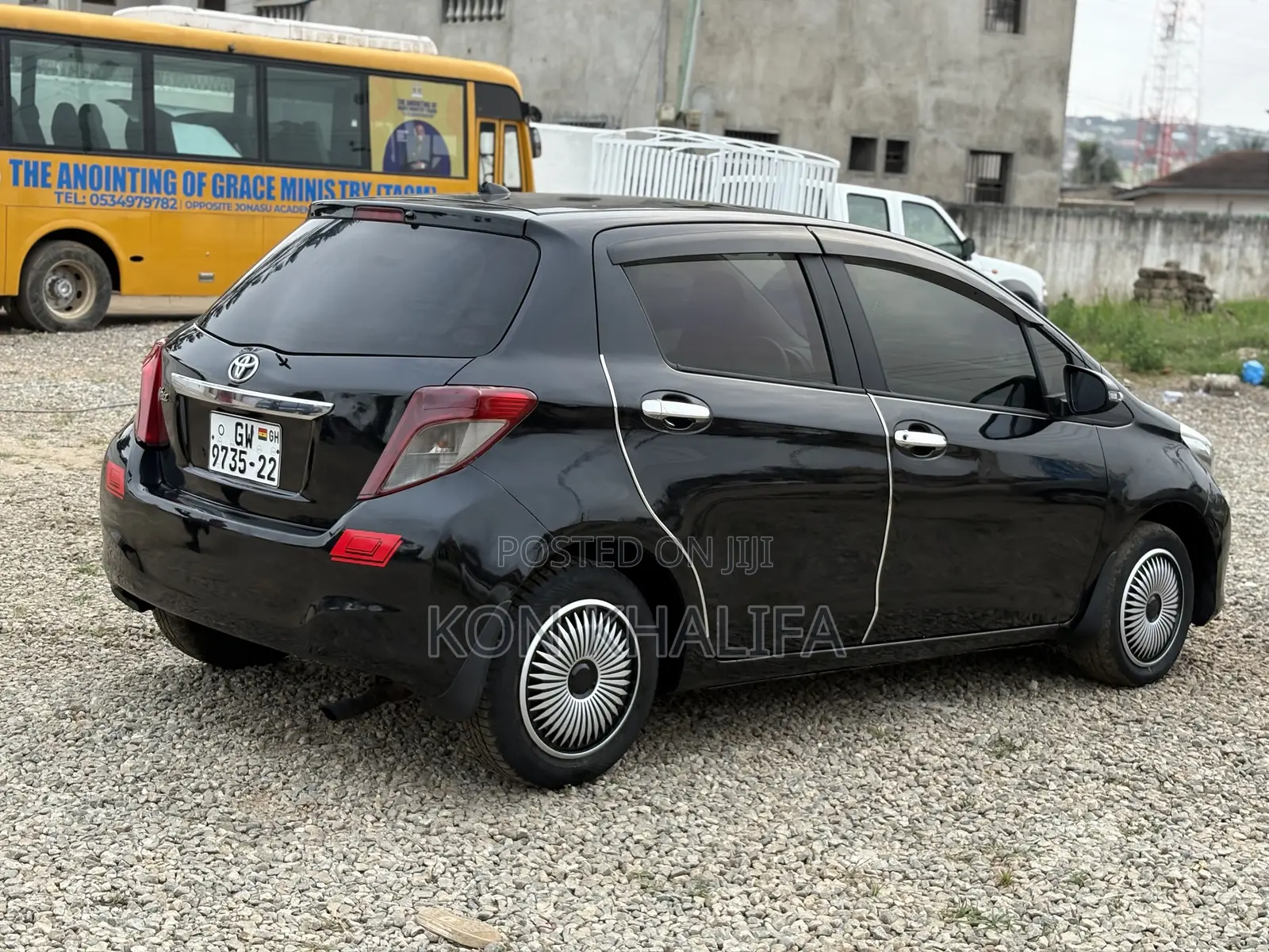Toyota Vitz 1.3 FWD 5dr 2012 Black