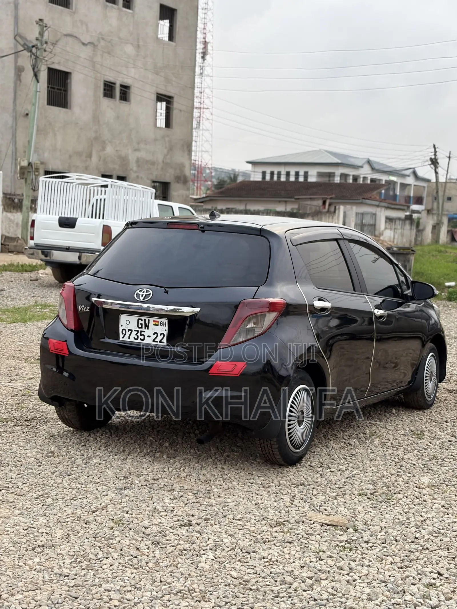 Toyota Vitz 1.3 FWD 5dr 2012 Black