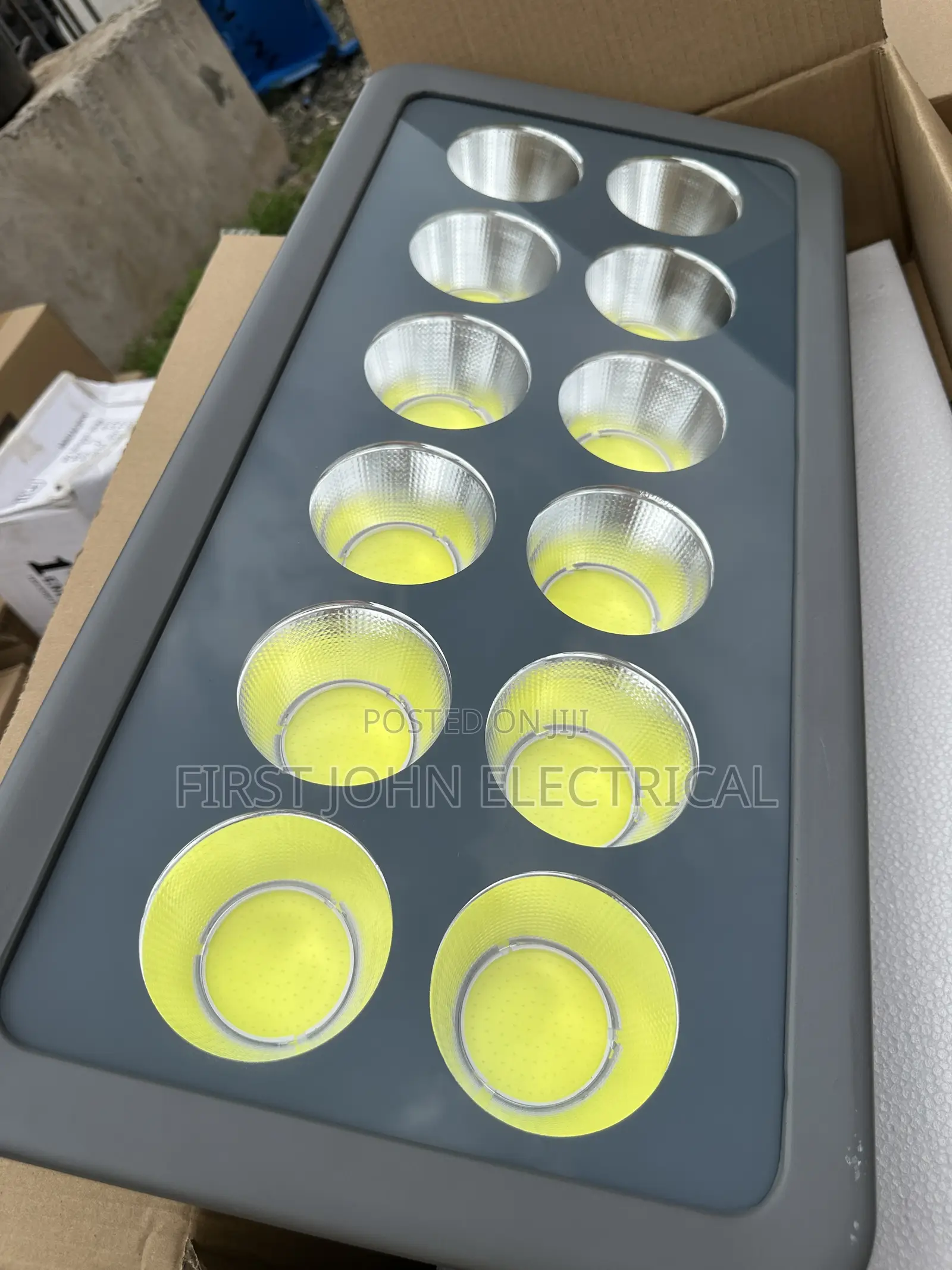 600Watt LED FLOOD LIGHT(heavy Duty)