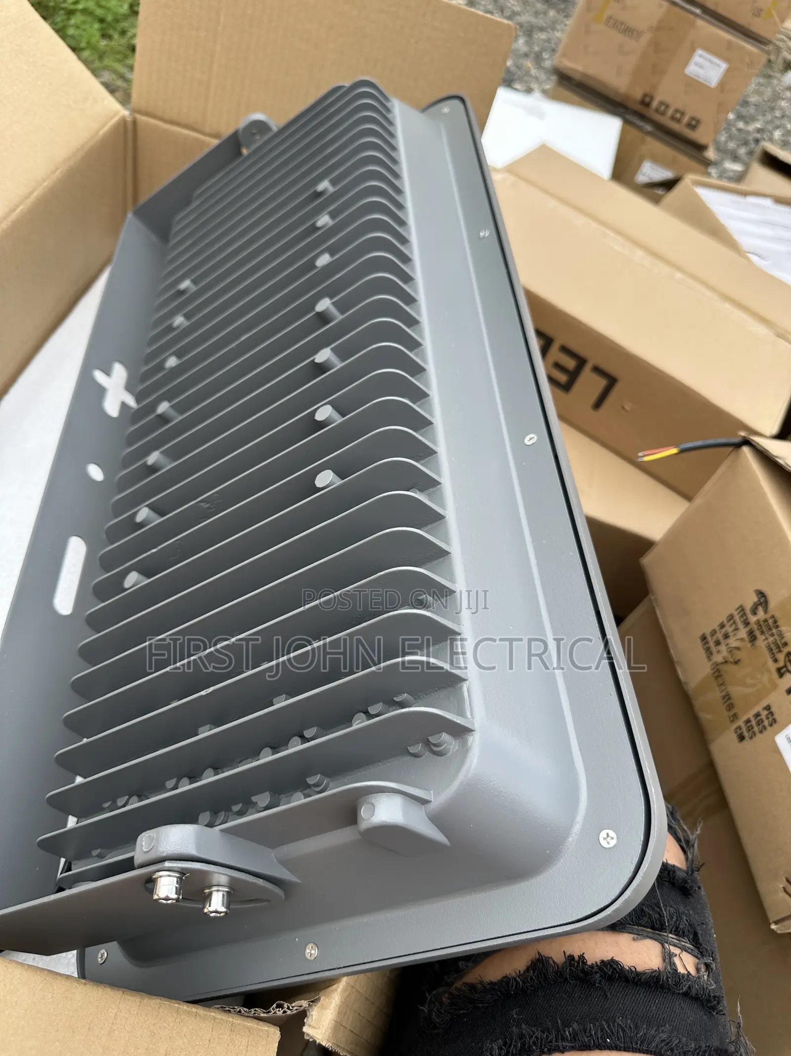 600Watt LED FLOOD LIGHT(heavy Duty)