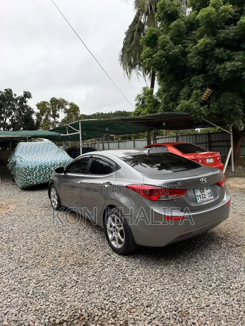 Hyundai Elantra Limited Sedan FWD (1.8L 4cyl 6A) 2013 Gray
