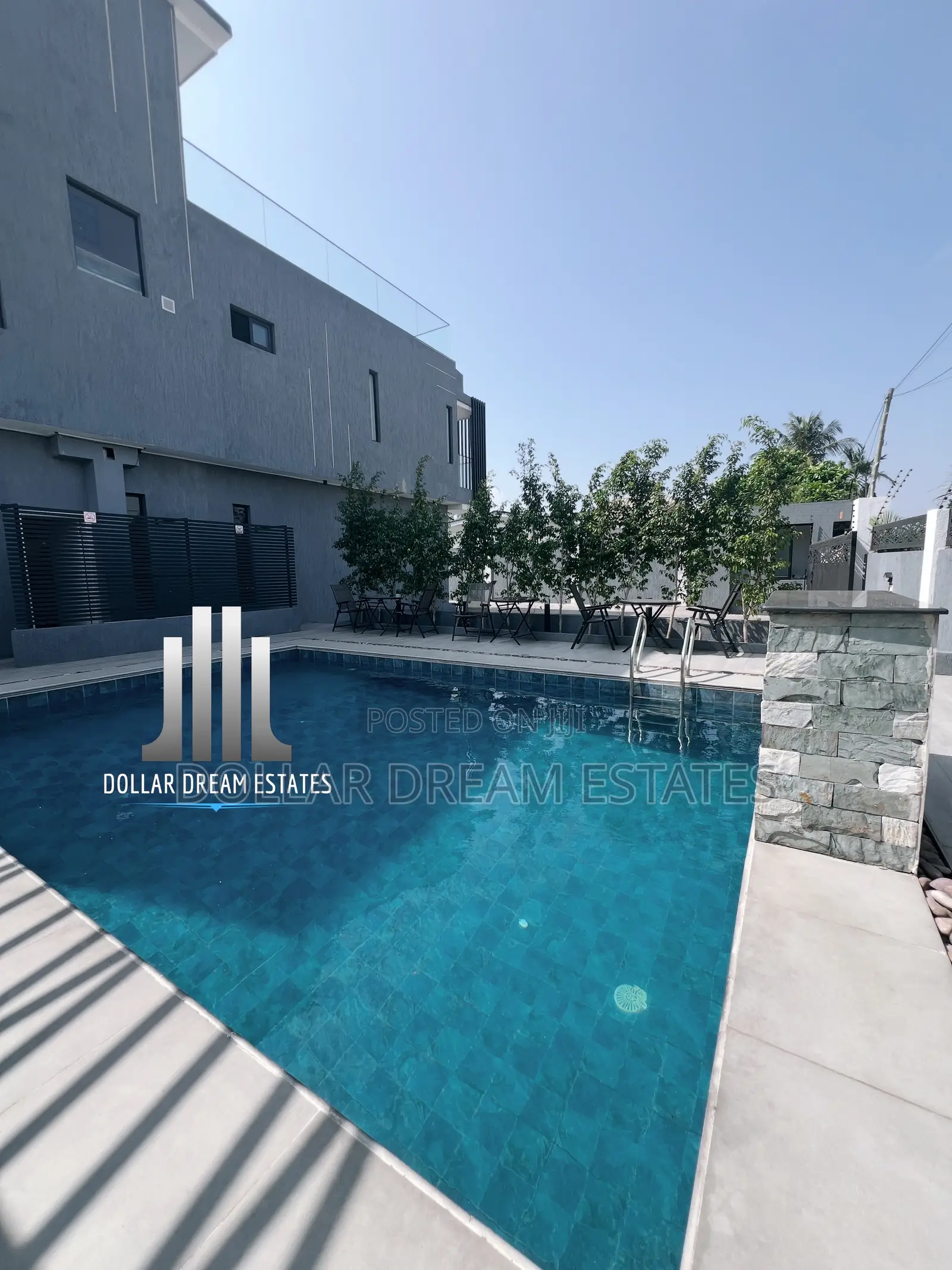 4bdrm Townhouse / Terrace in Dzorwulu for rent