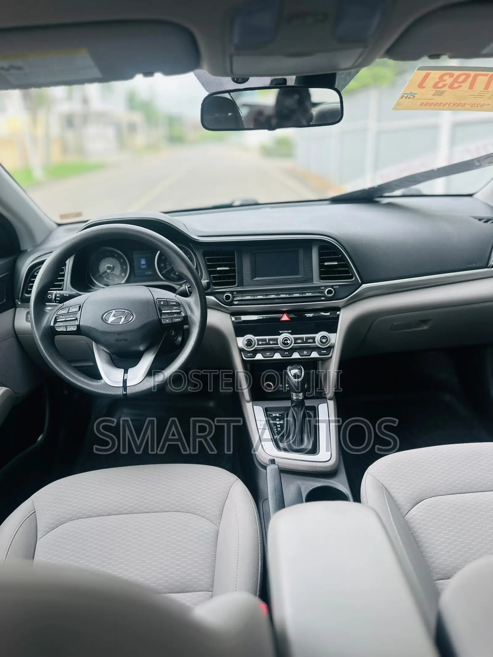 Hyundai Elantra SE 2020 Gold