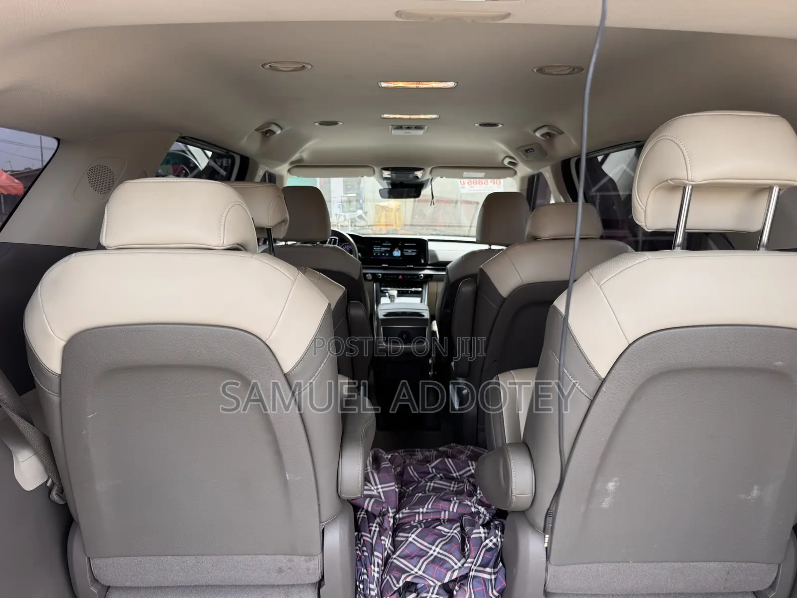Kia Carnival 2022 White