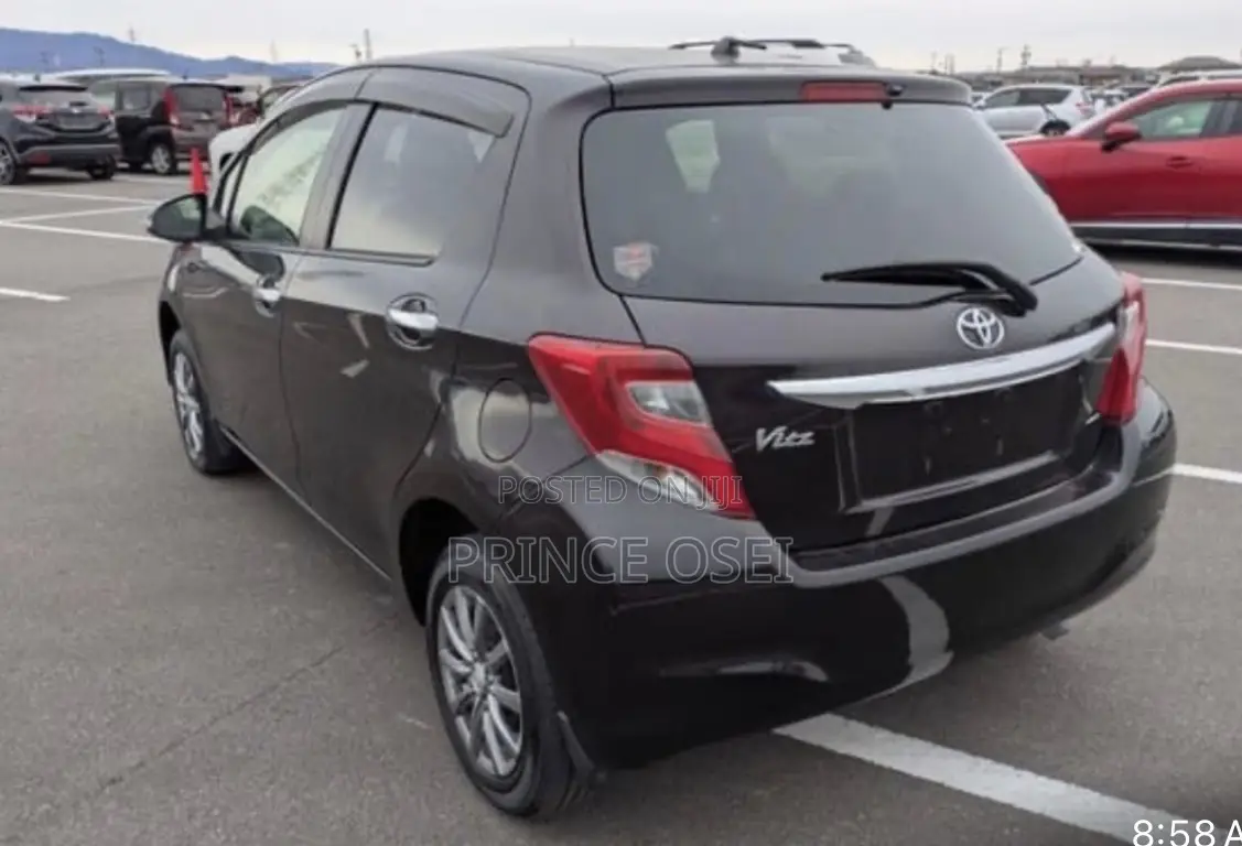 Toyota Vitz 1.3 AWD 5dr 2016 Black