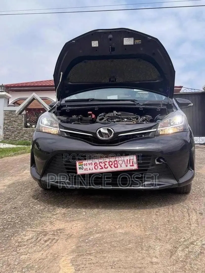 Toyota Vitz 1.3 AWD 5dr 2016 Black