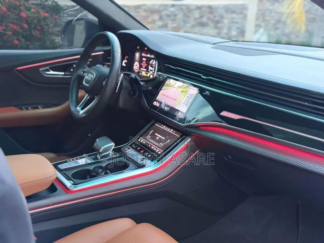 Audi RS Q8 2022 White