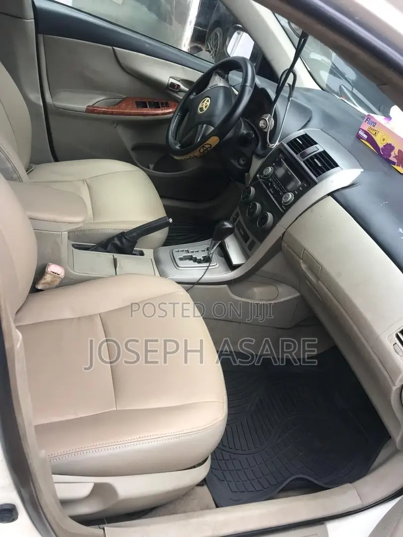 Toyota Corolla 2013 White