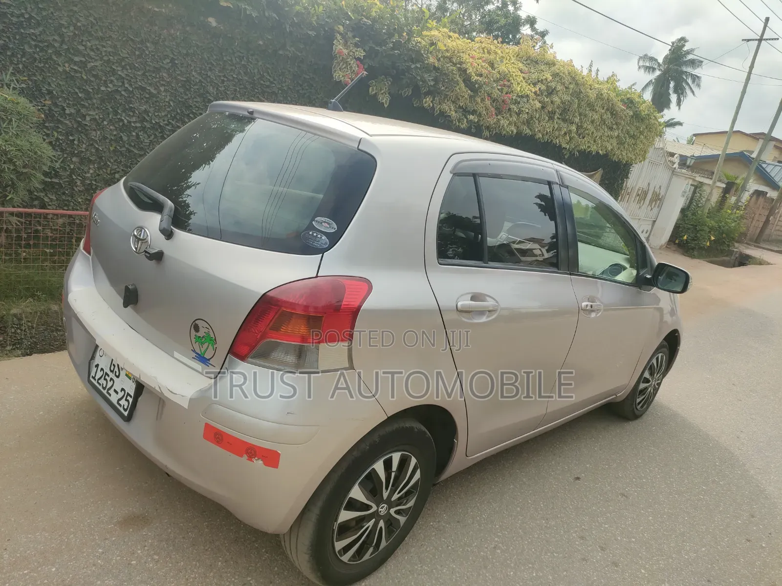 Toyota Vitz 2010 Pink