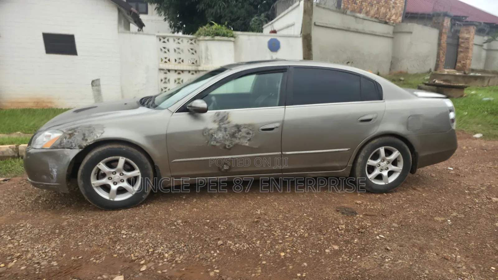 Nissan Altima 2010 Gray