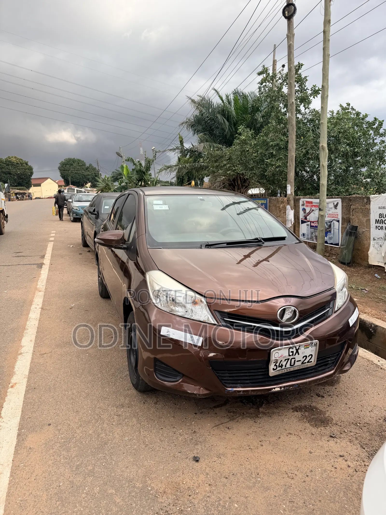 Toyota Vitz 2012 Brown