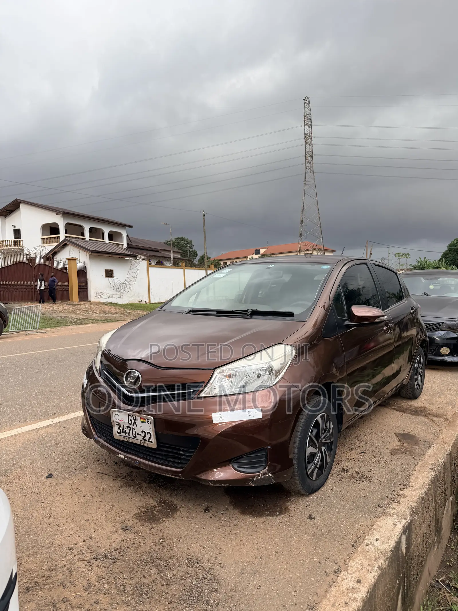 Toyota Vitz 2012 Brown