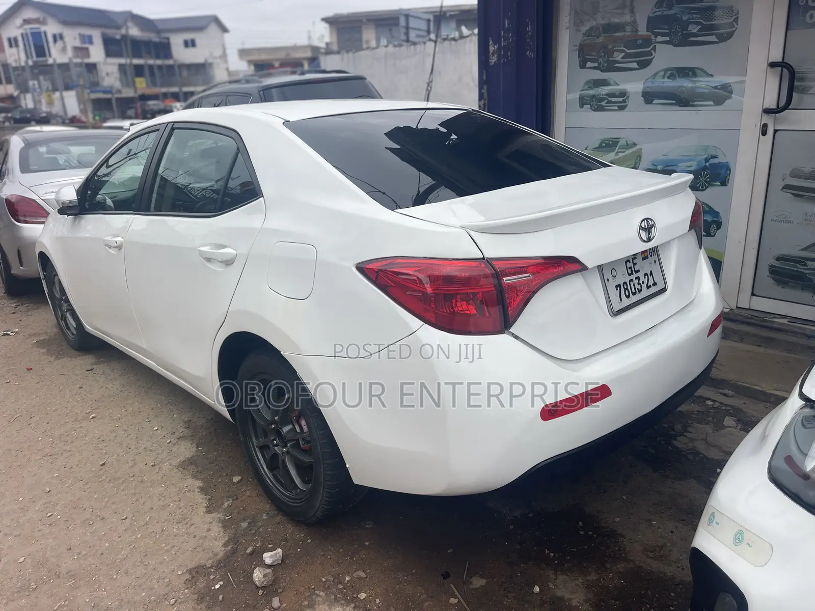 Toyota Corolla LE 4dr Sedan (1.8L 4cyl CVT) 2017 White