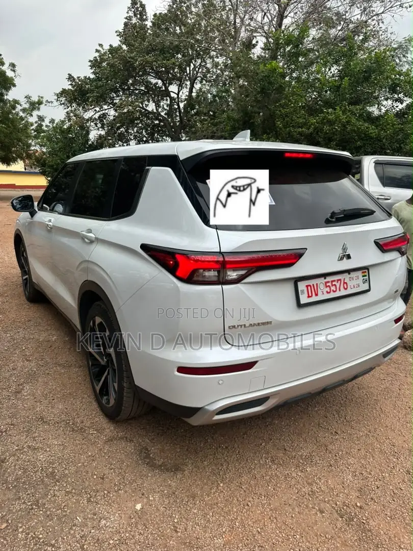 Mitsubishi Outlander SE 2022 White