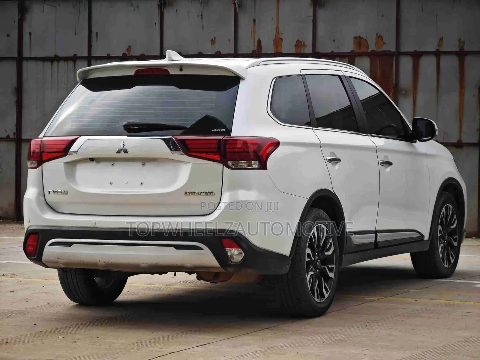 Mitsubishi Outlander 2018 White
