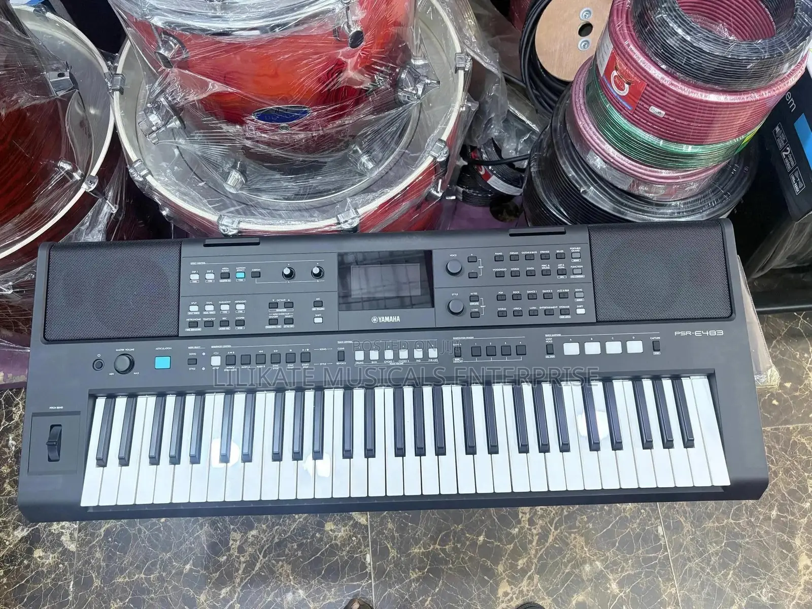 Yamaha Keyboard PSR-E483