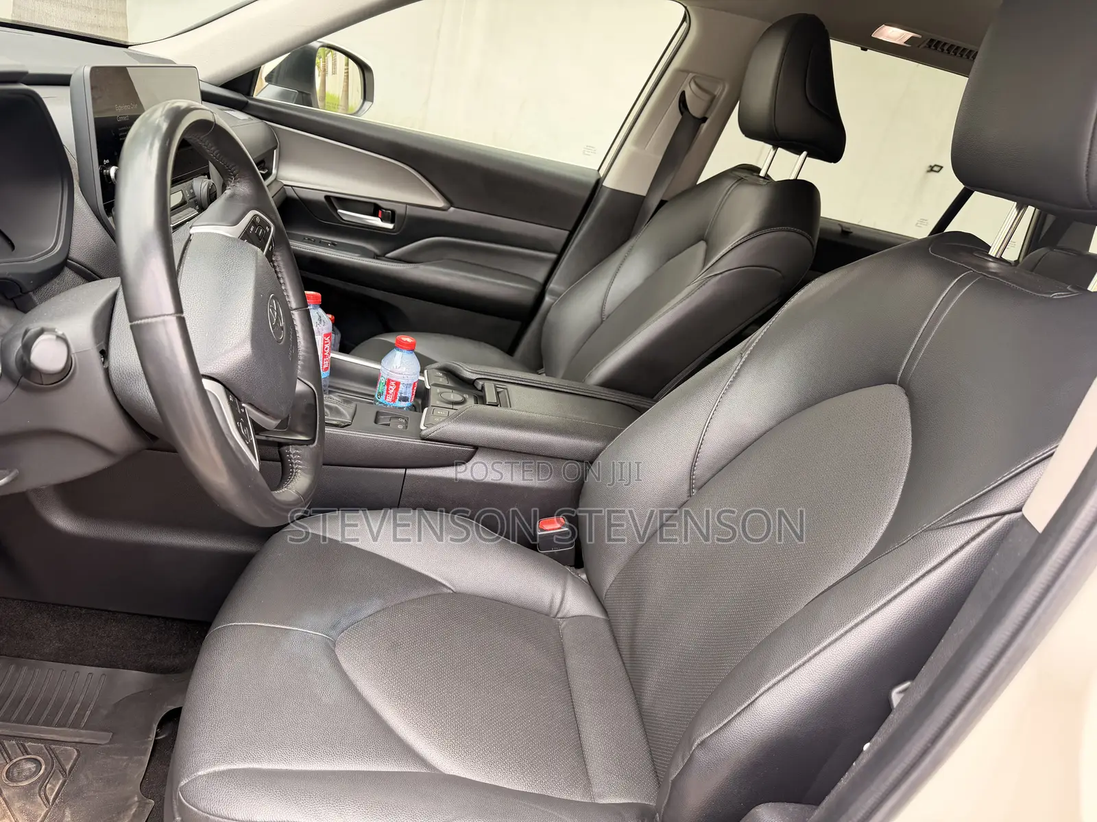 Toyota Highlander XLE AWD 2024 Off white