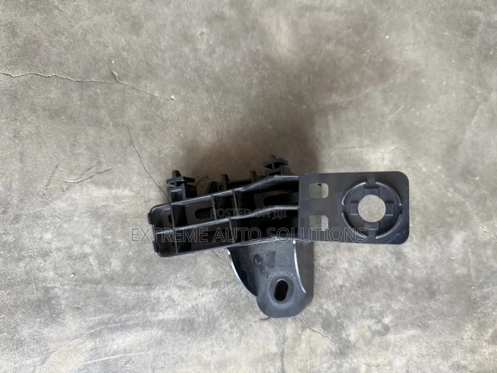 OEM 2020 2021 TOYOTA HIGHLANDER Tail Light Bracket
