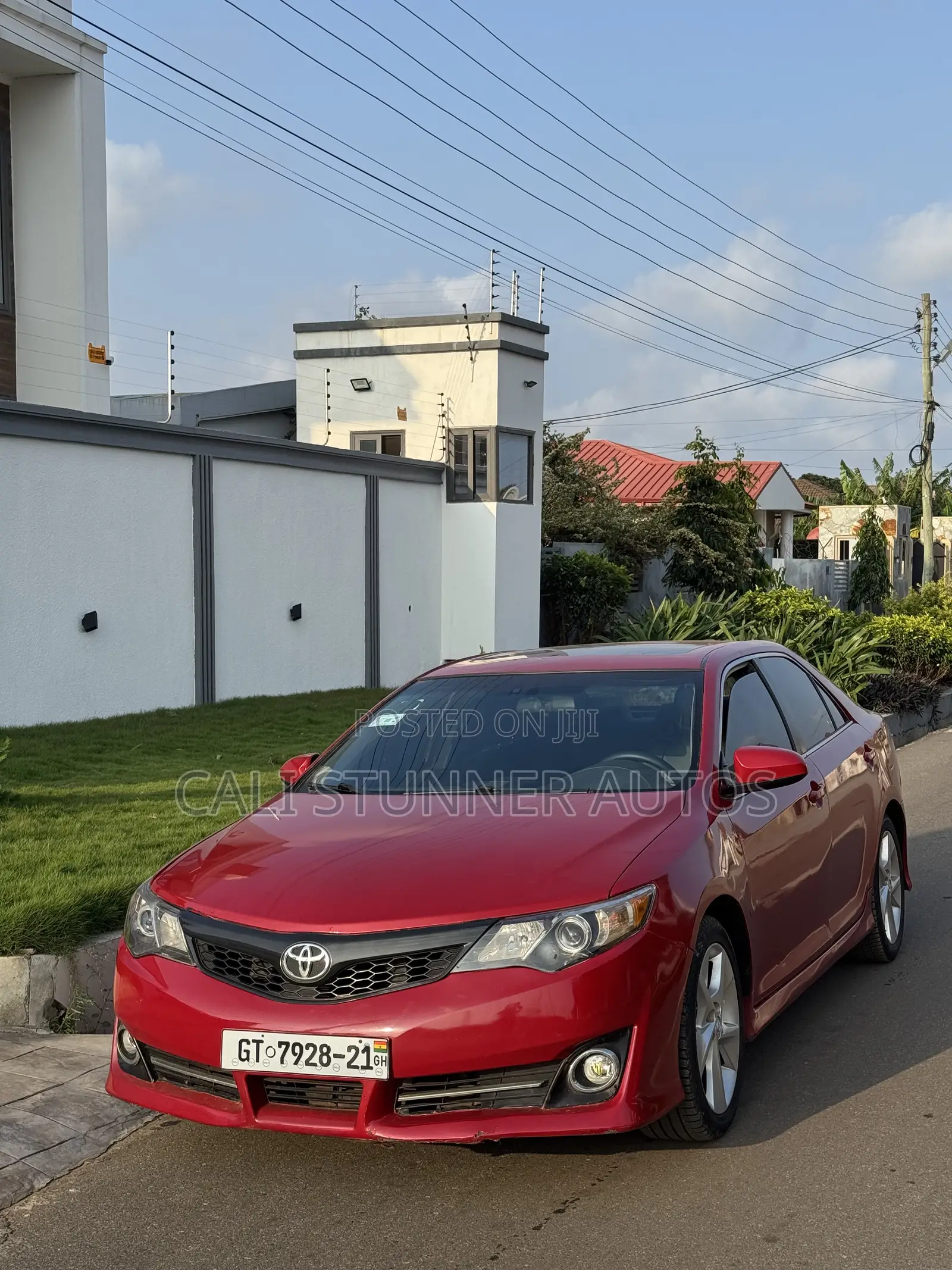 Toyota Camry SE 4dr Sedan w/Prod. End 11/13 (2.5L 4cyl 6A) 2014 Red