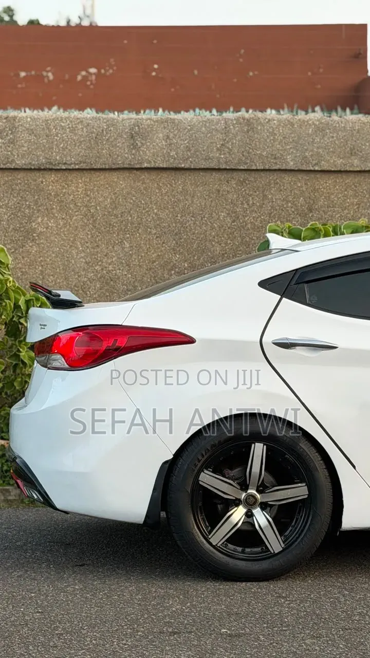 Hyundai Elantra 2013 White