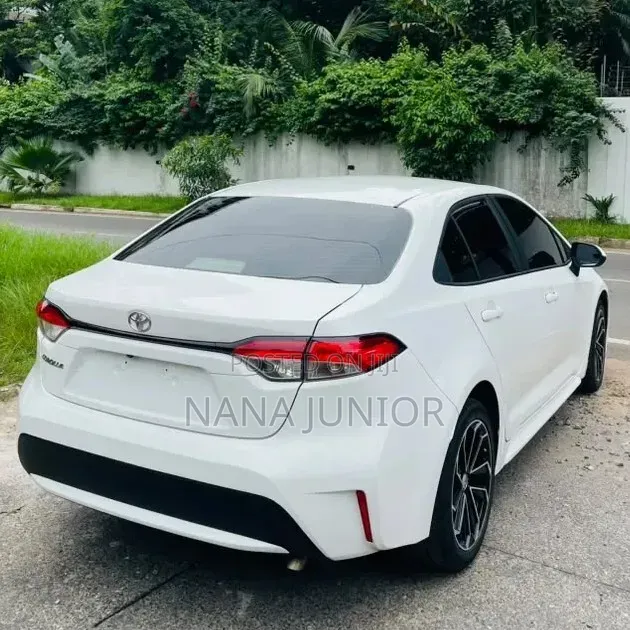 Toyota Corolla 2021 White