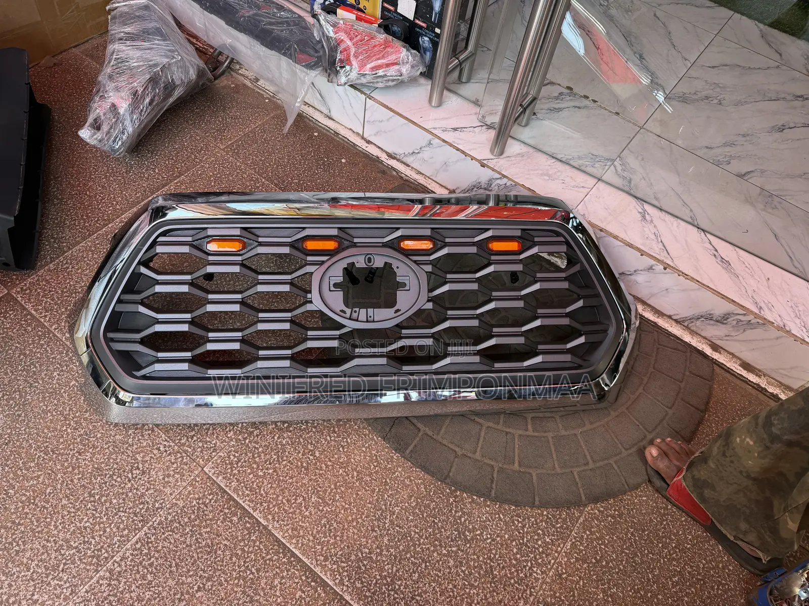 Tundra Front Shells/Grille