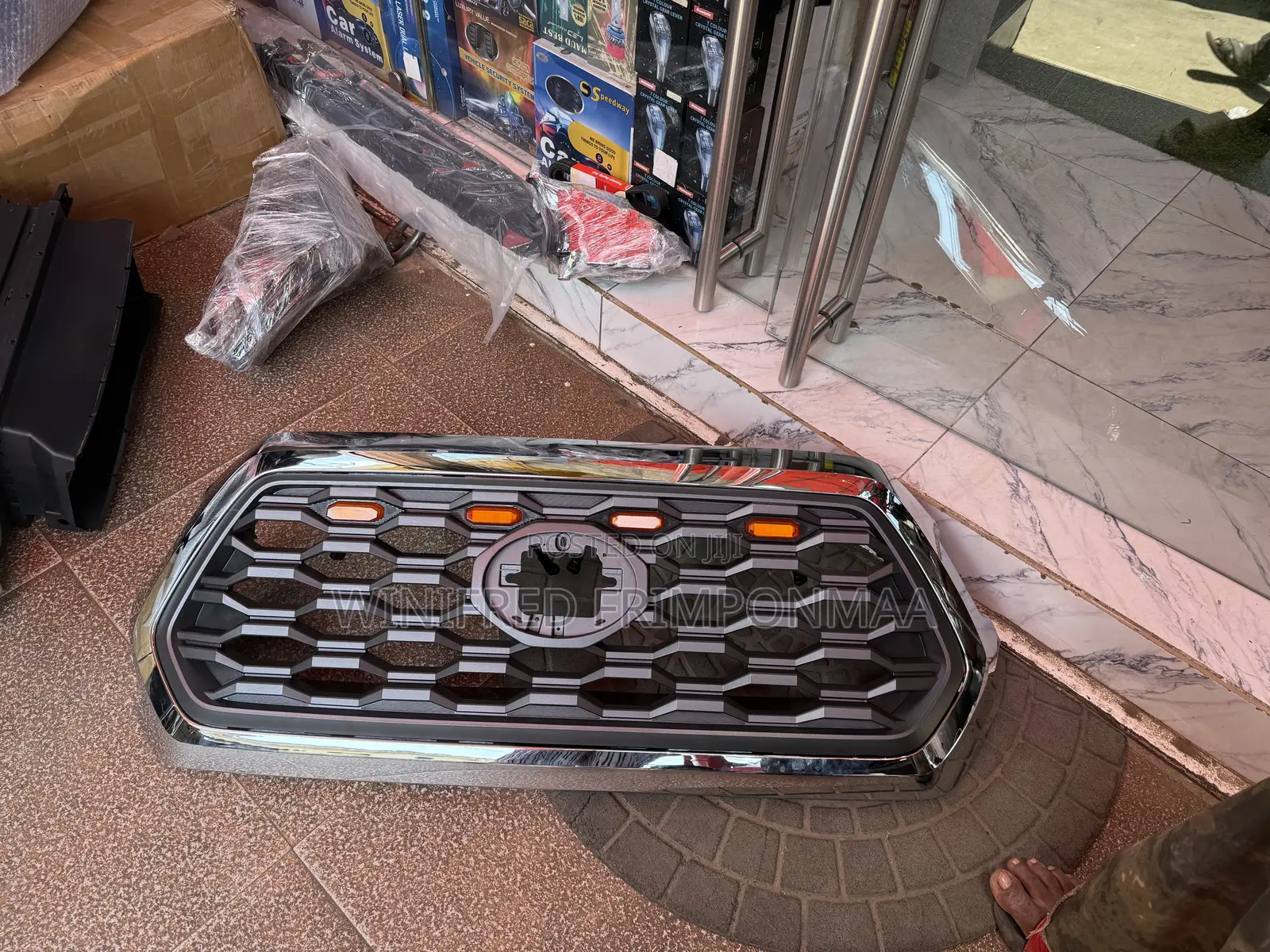 Tundra Front Shells/Grille