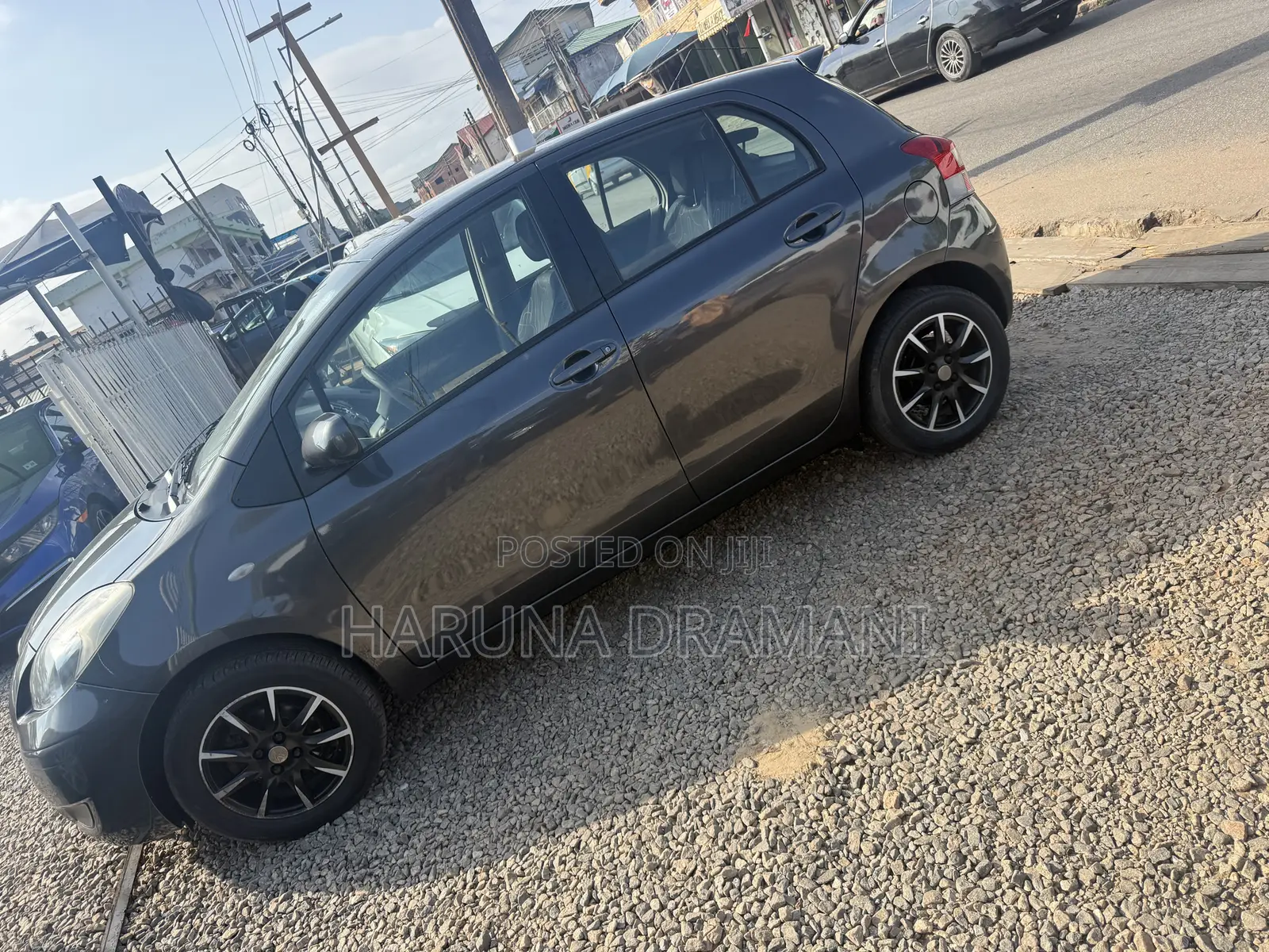 Toyota Yaris Base Sedan 4dr 2011 Black