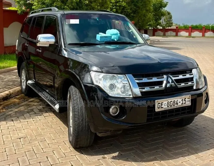Mitsubishi Pajero 2015 Black