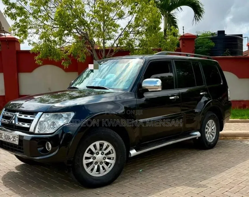 Mitsubishi Pajero 2015 Black
