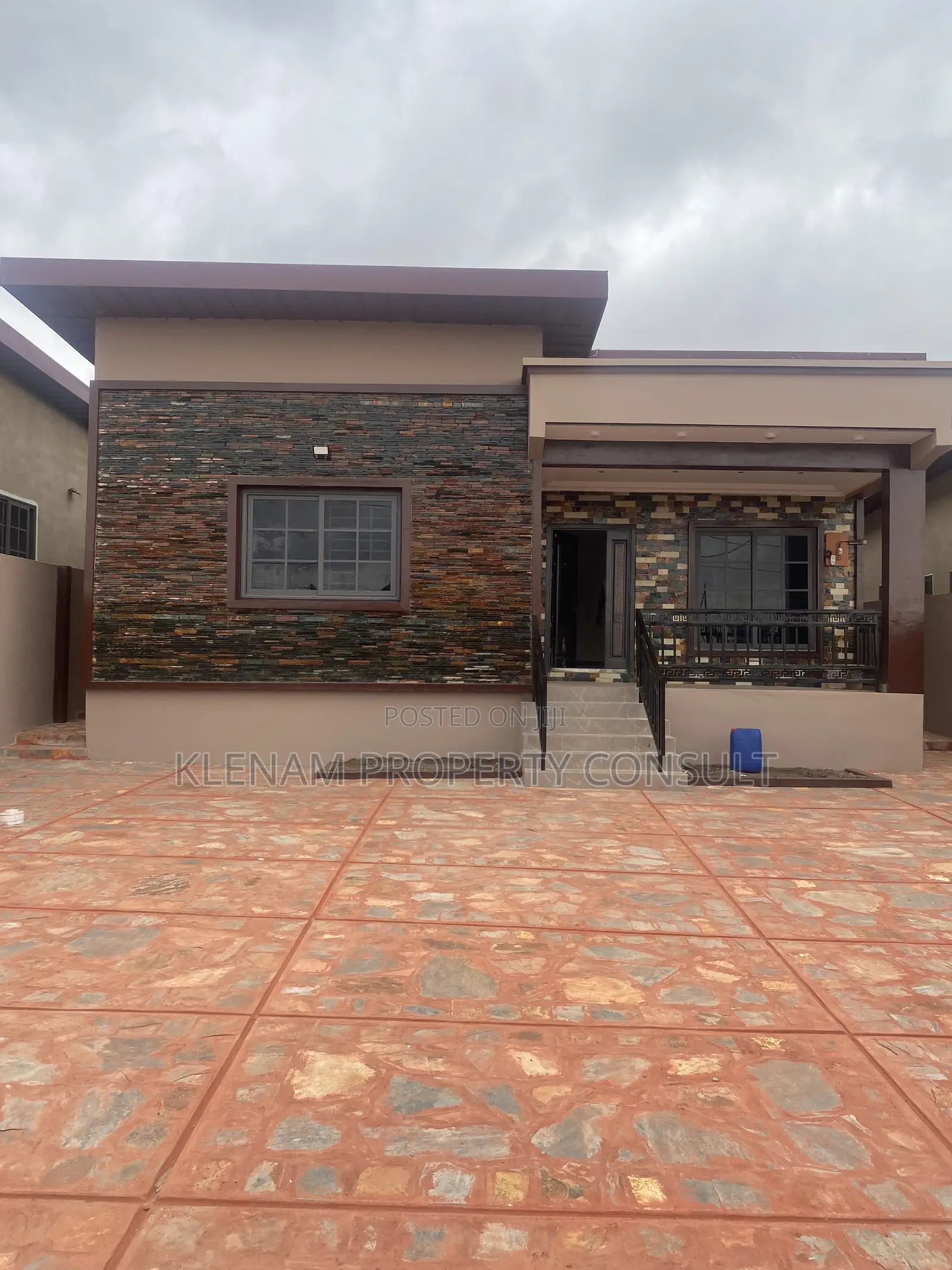 3bdrm House in Gbawe for sale