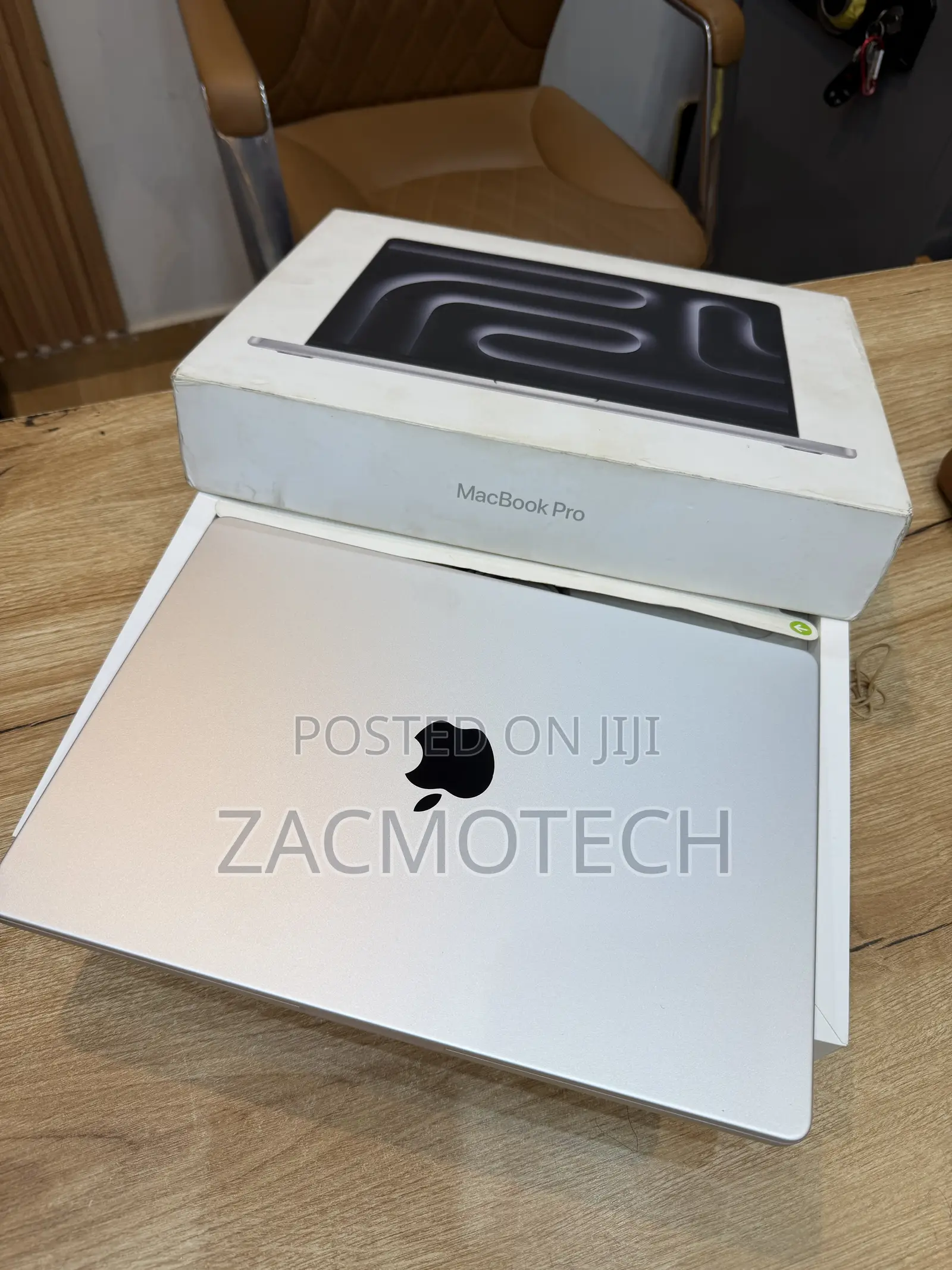 Laptop Apple MacBook Pro 2024 M4 16GB Apple M4 SSD 512GB