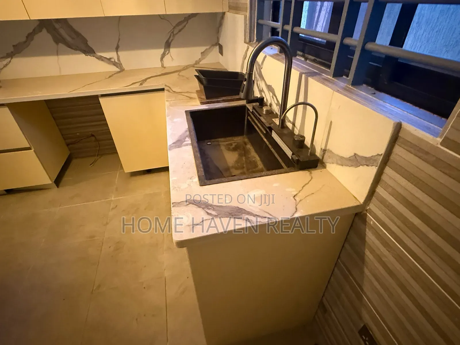 5bdrm House in Dansoman Radio Gold, Exhibition for rent