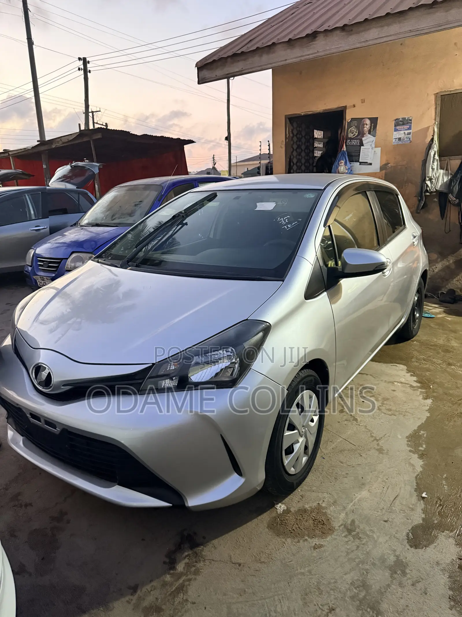 Toyota Vitz 1.3 FWD 5dr 2015 Silver