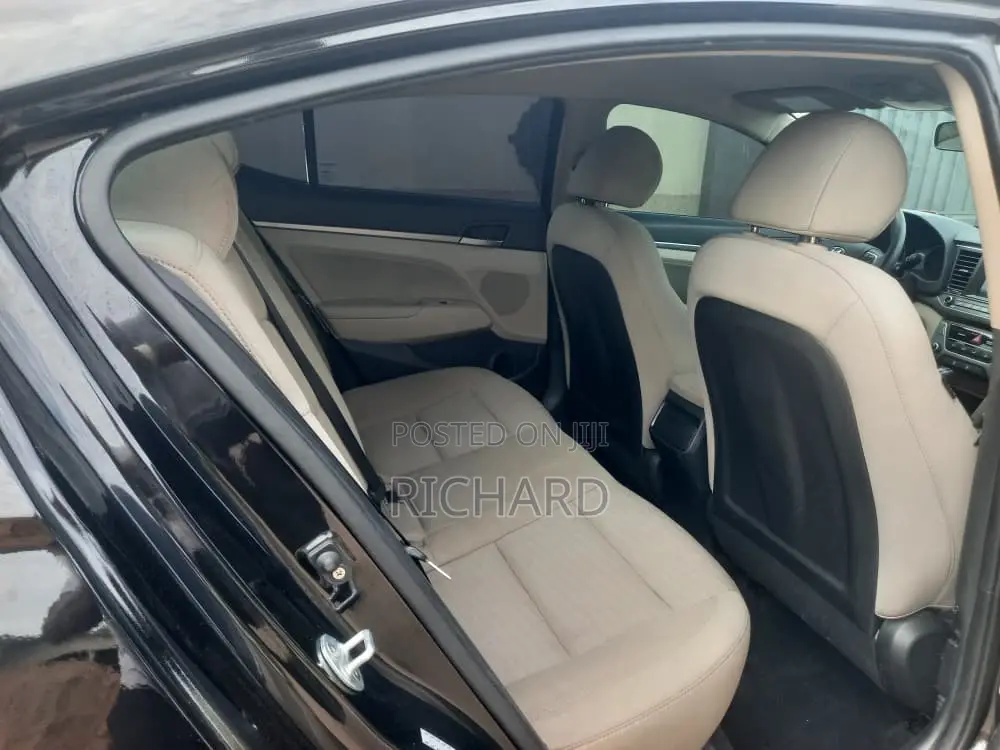 Hyundai Elantra SE Sedan FWD (2.0L 4cyl 6M) 2017 Black